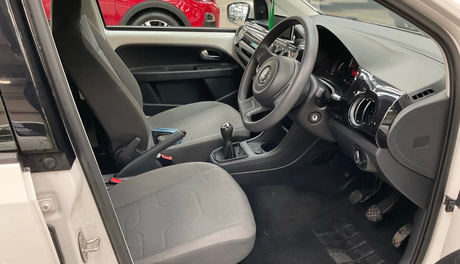 Used Volkswagen up! 2015 for sale - 77781847: Photo 9