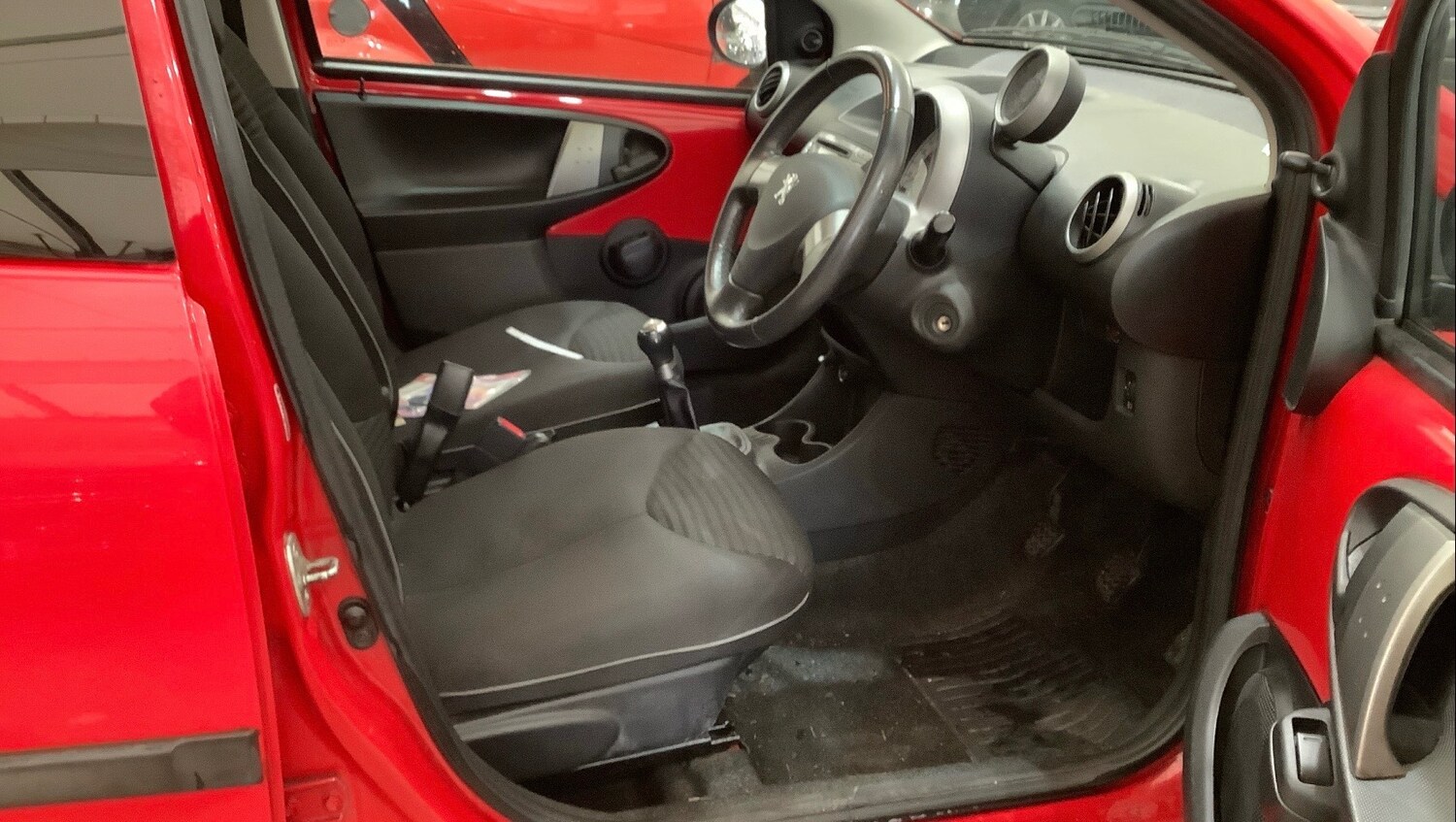 Used Peugeot 107 2013 for sale - 77584979: Photo 9