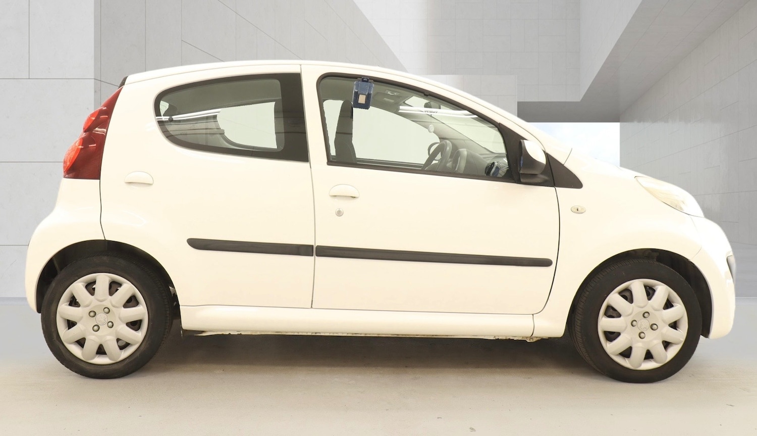 Used Peugeot 107 2013 for sale - 78217975: Photo 5