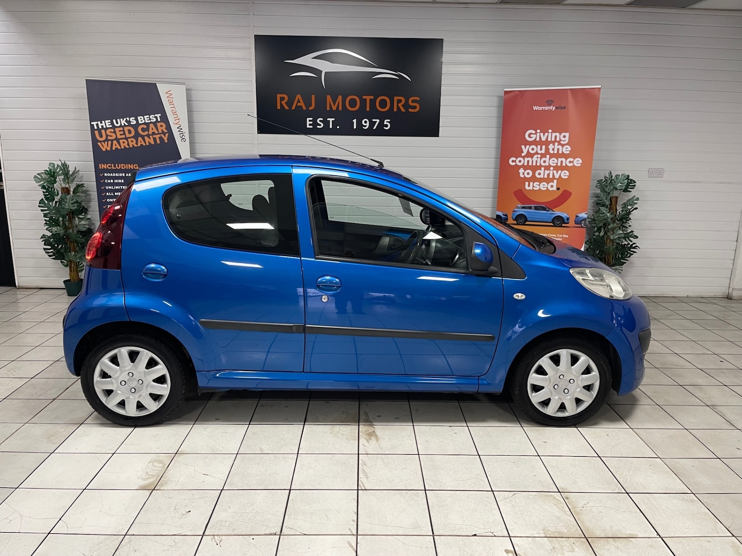 Used Peugeot 107 2013 for sale - 76734307: Photo 4