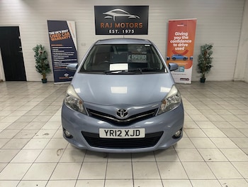 Used Toyota Yaris 2012 for sale - 76252306: Photo