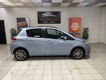 Used Toyota Yaris 2012 for sale - 76252306: Photo