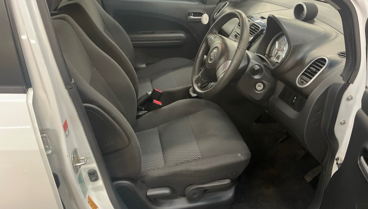 Used Suzuki Splash 2012 for sale - 77630146: Photo 9