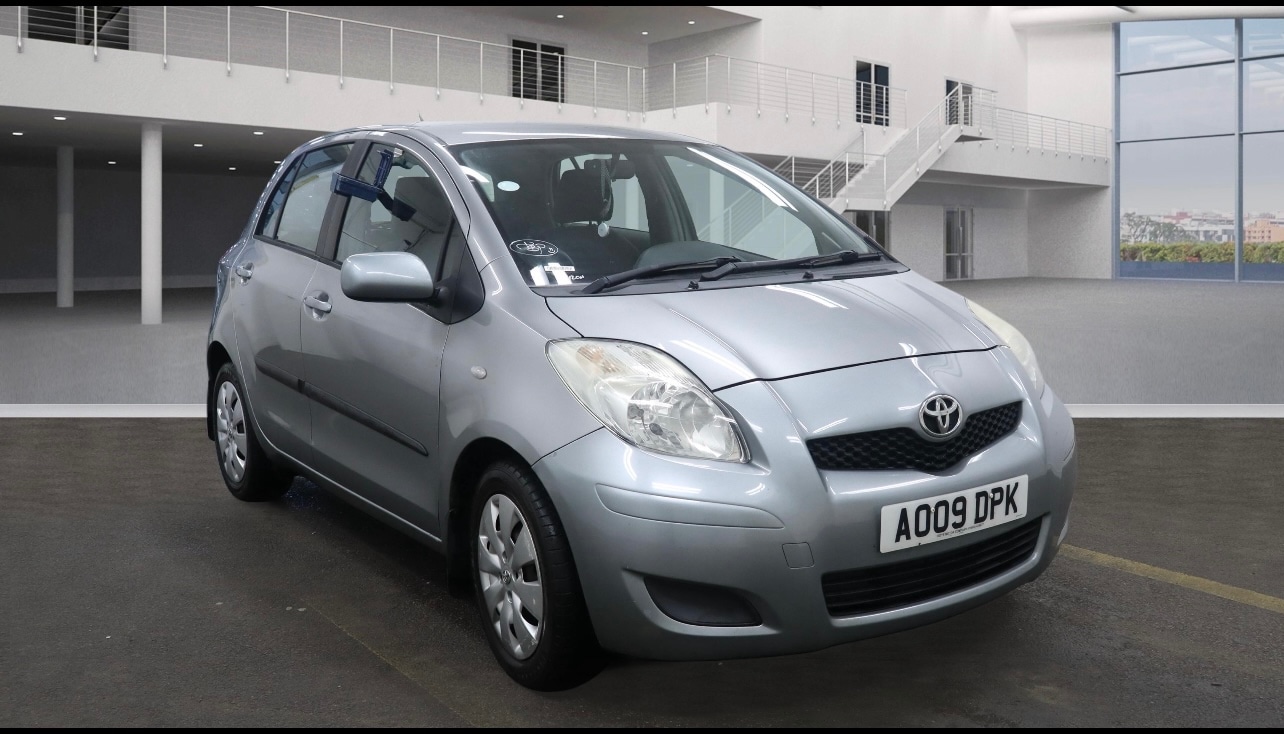 Used Toyota Yaris 2009 for sale - 77001610: Photo 2