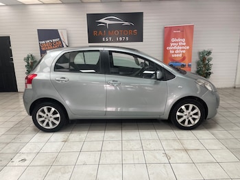 Used Toyota Yaris 2011 for sale - 75688936: Photo