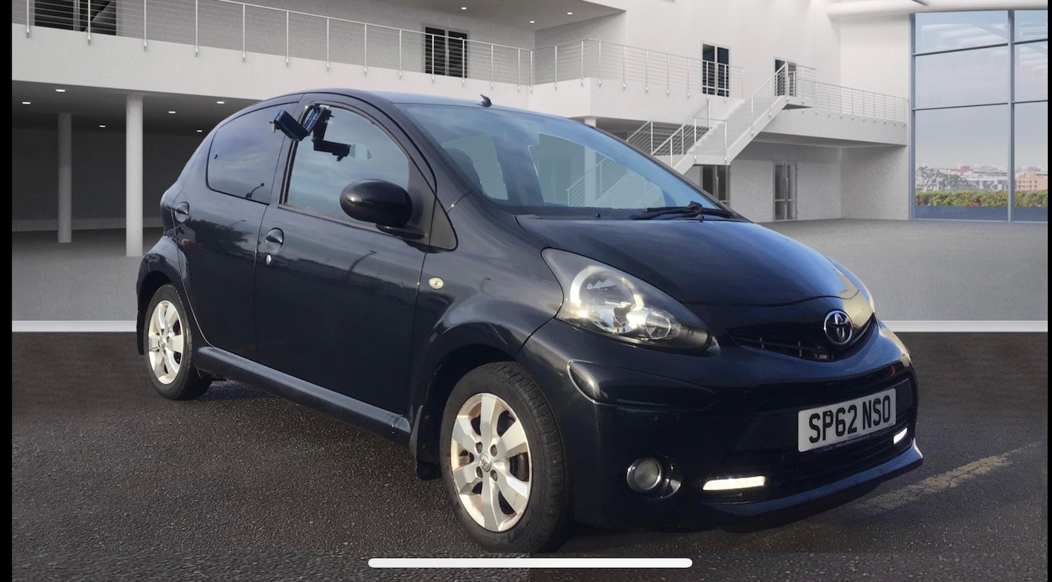 Used Toyota AYGO 2012 for sale - 76638703: Photo 2