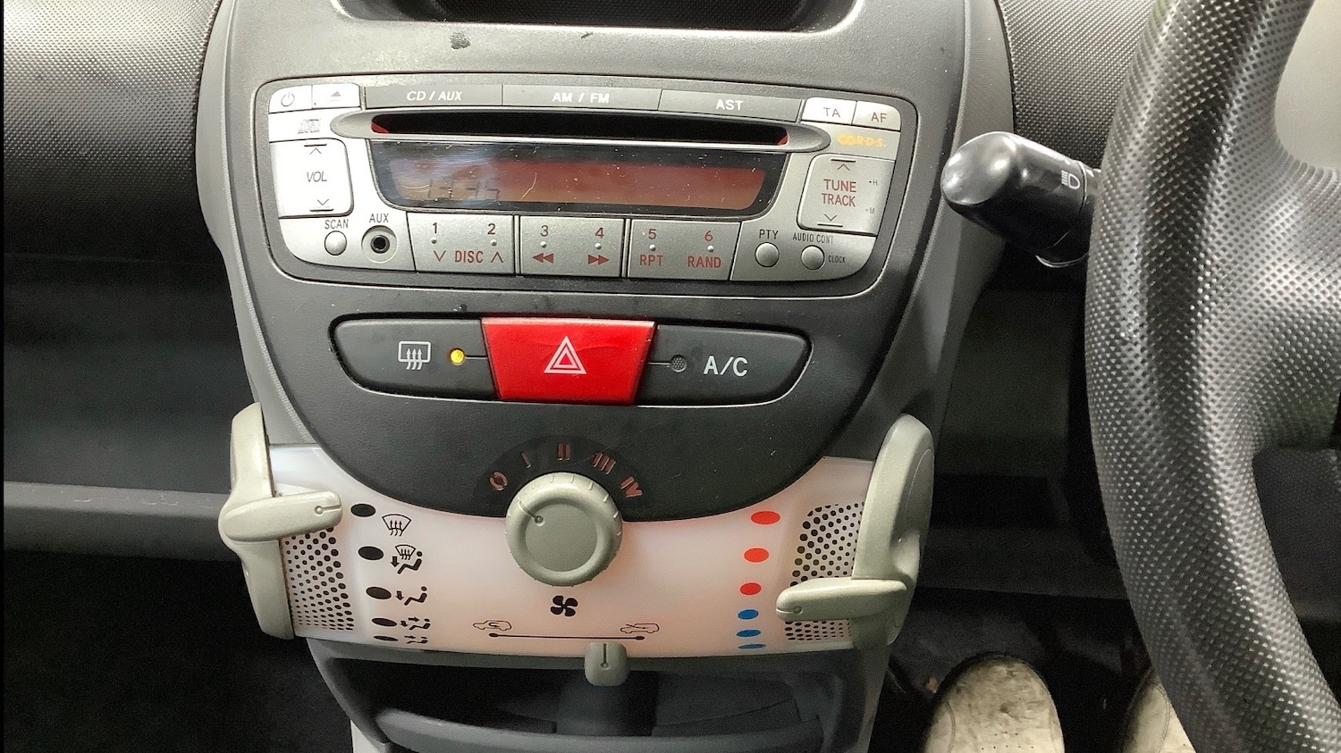 Used Peugeot 107 2009 for sale - 77342426: Photo 9