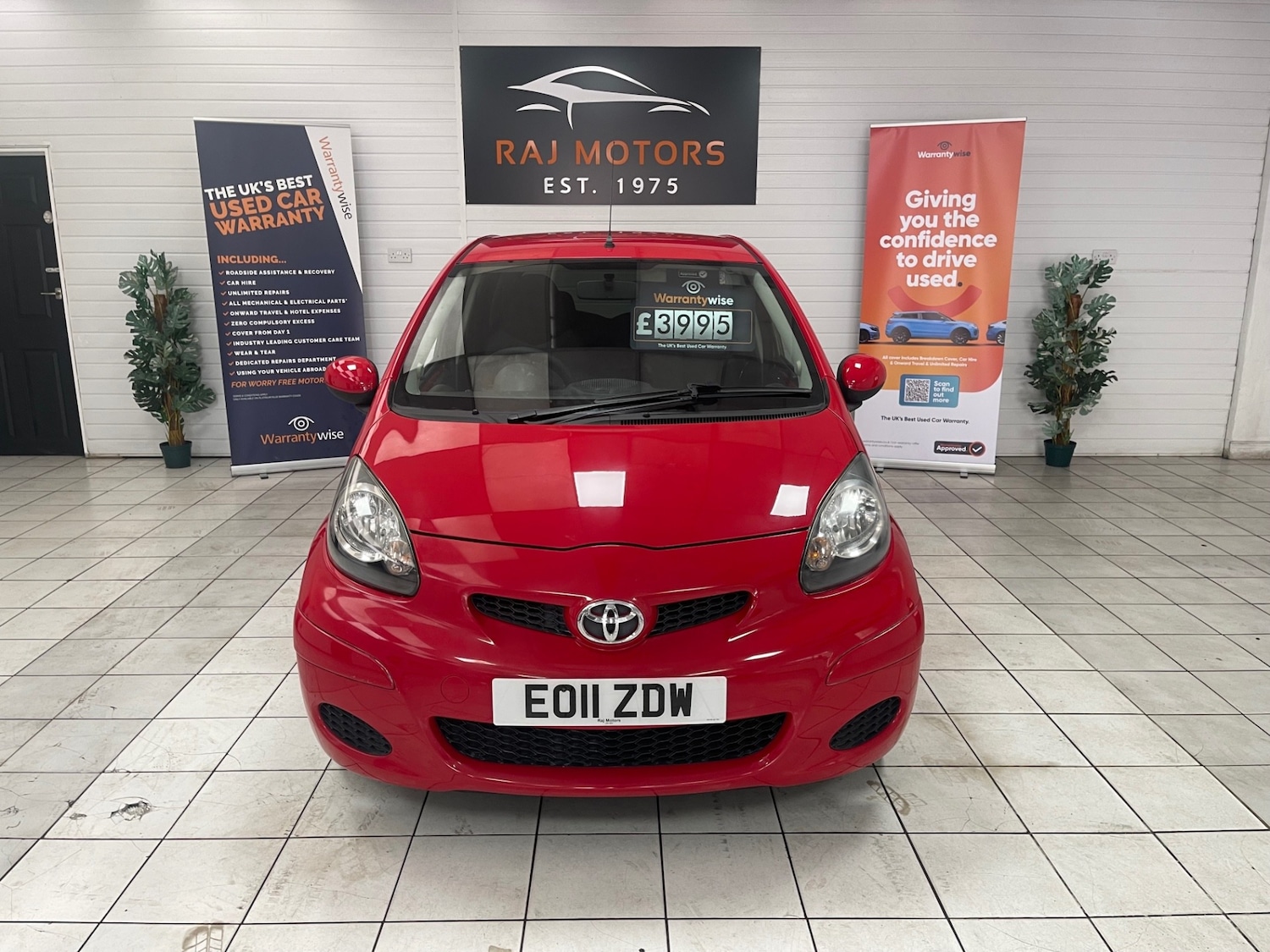 Used Toyota AYGO 2011 for sale - 77206937: Photo 2