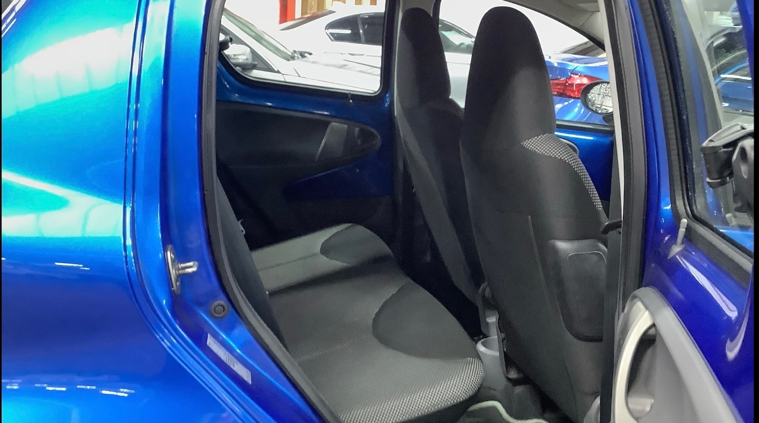 Used Toyota AYGO 2010 for sale - 77381228: Photo 8