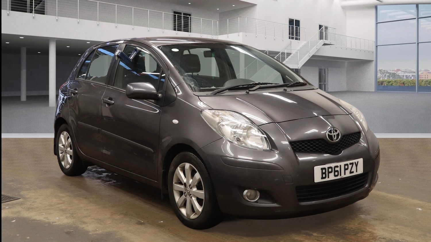 Used Toyota Yaris 2011 for sale - 77445765: Photo 2