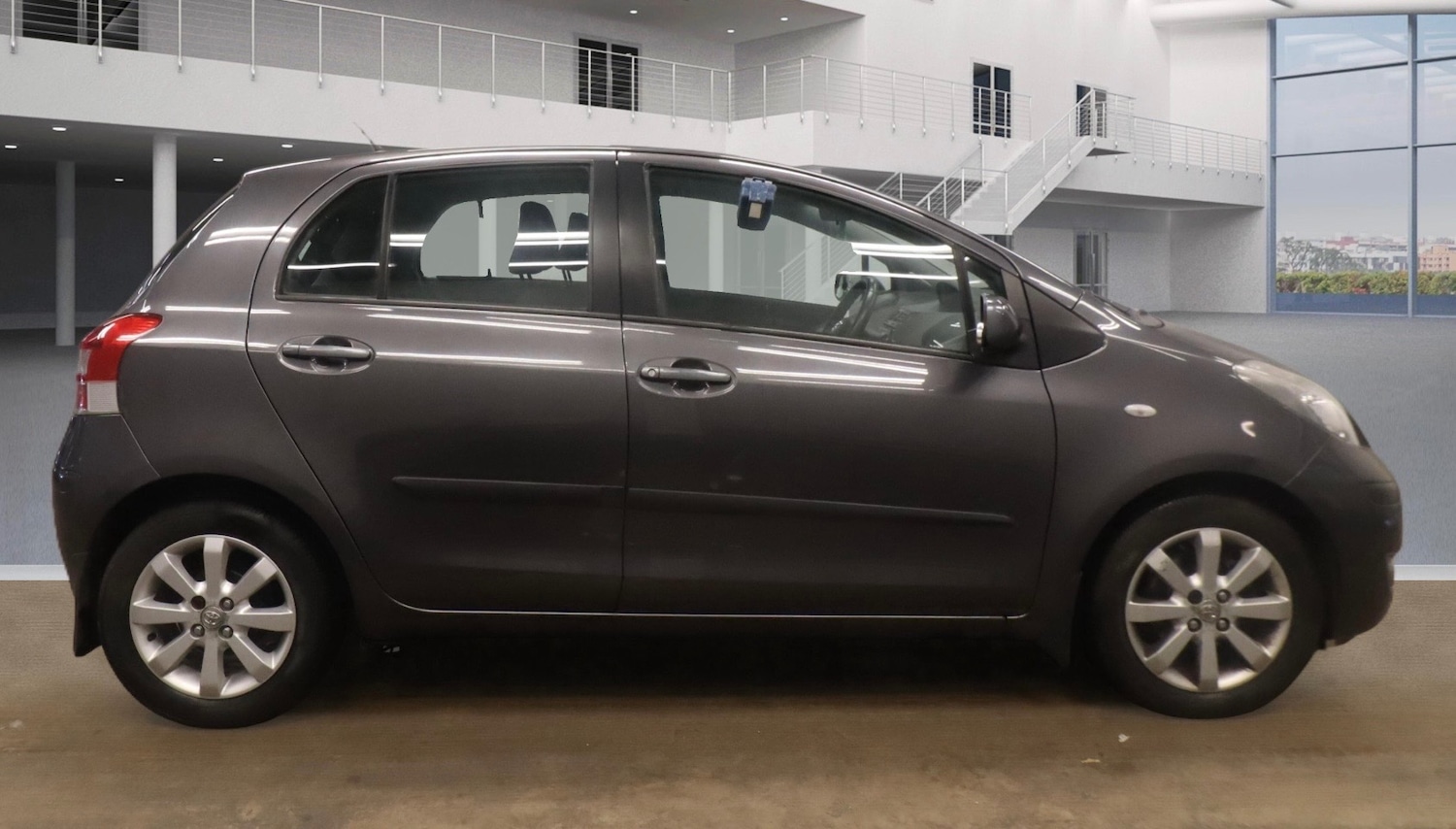 Used Toyota Yaris 2011 for sale - 77445765: Photo 5