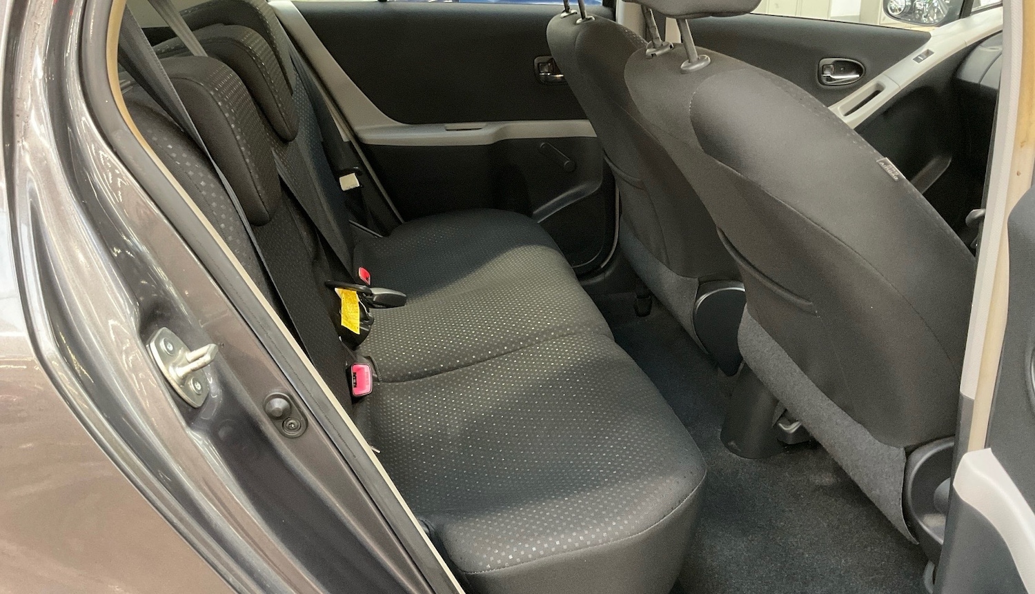 Used Toyota Yaris 2011 for sale - 77445765: Photo 8