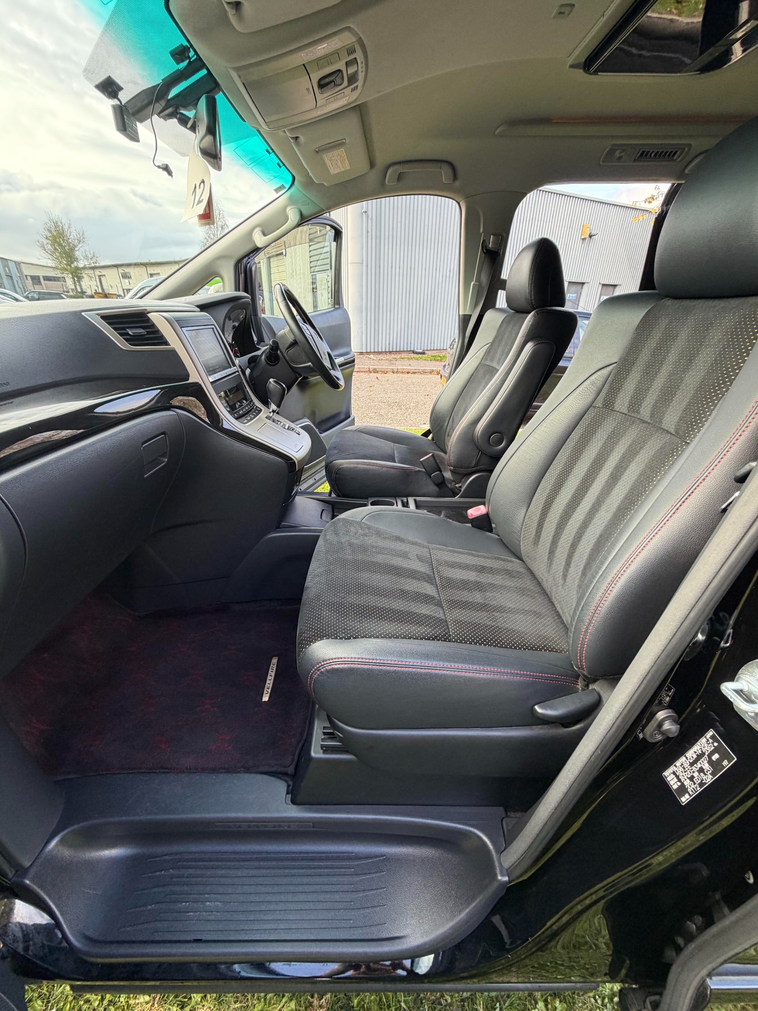 Used Toyota Vellfire 2014 for sale - 76354986: Photo 10