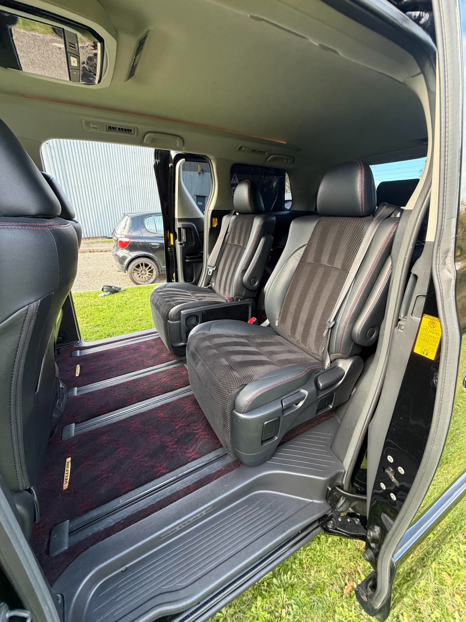 Used Toyota Vellfire 2014 for sale - 76354986: Photo 11