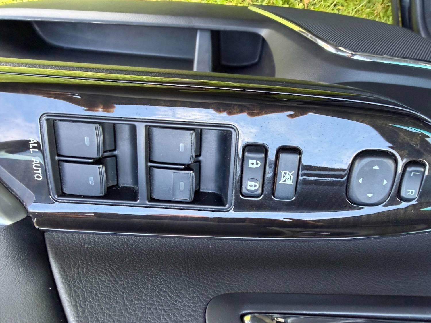 Used Toyota Vellfire 2014 for sale - 76354986: Photo 21