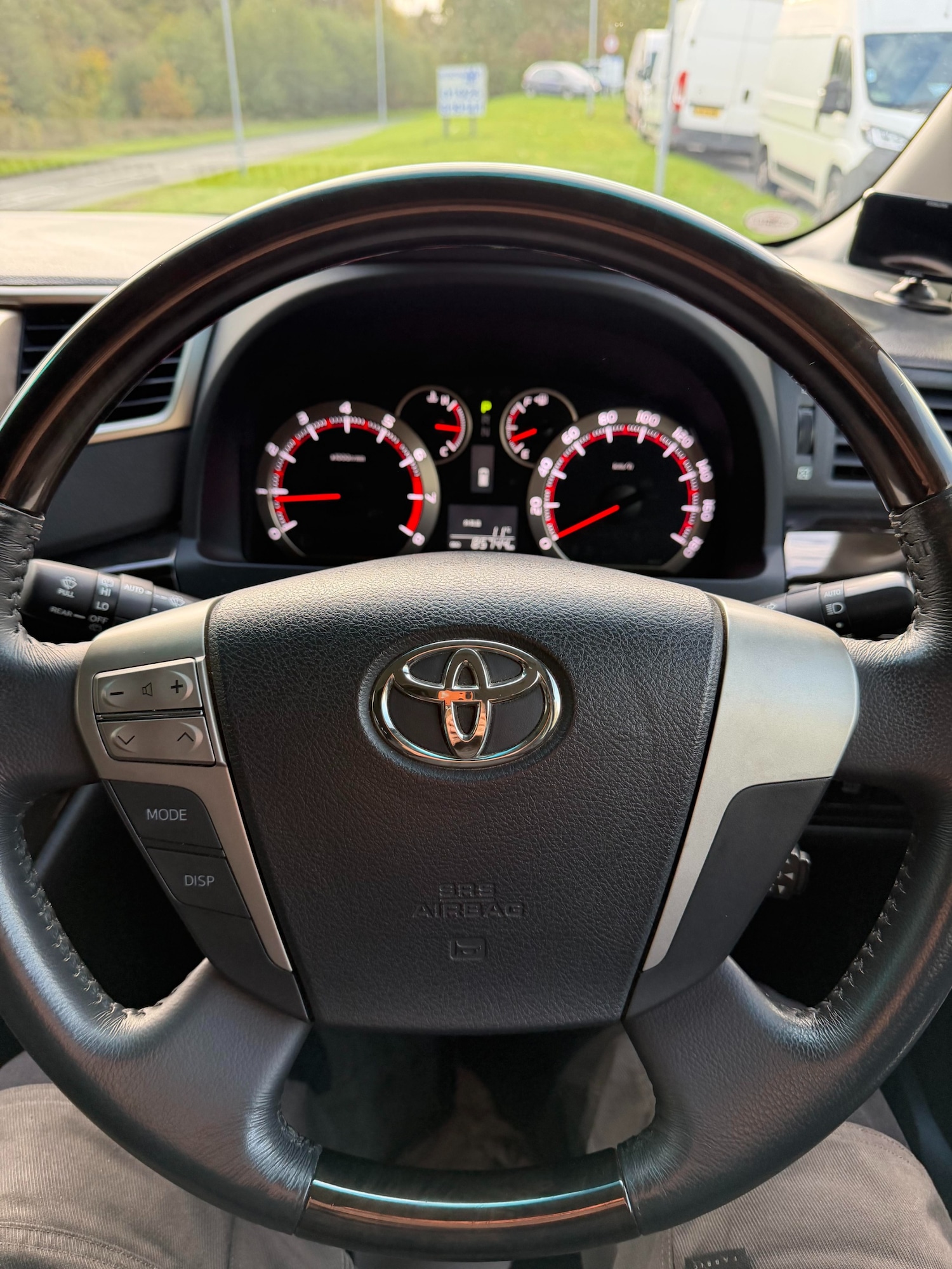 Used Toyota Vellfire 2014 for sale - 76354986: Photo 24