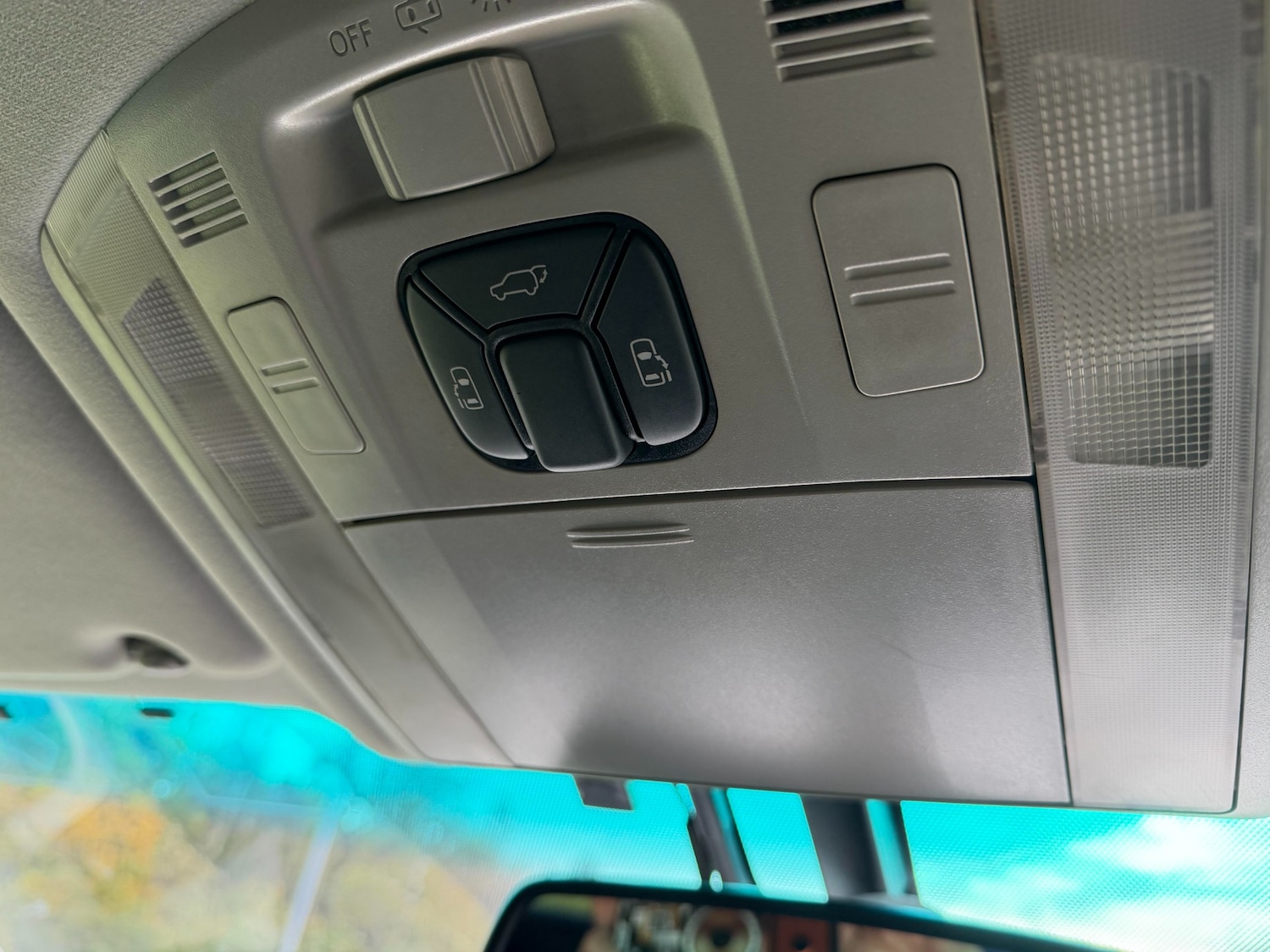 Used Toyota Vellfire 2014 for sale - 76354986: Photo 27