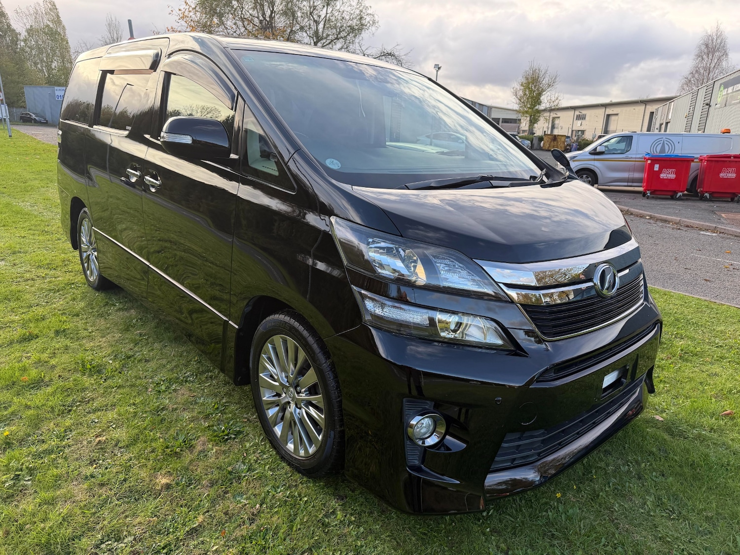 Used Toyota Vellfire 2014 for sale - 76354986: Photo 32