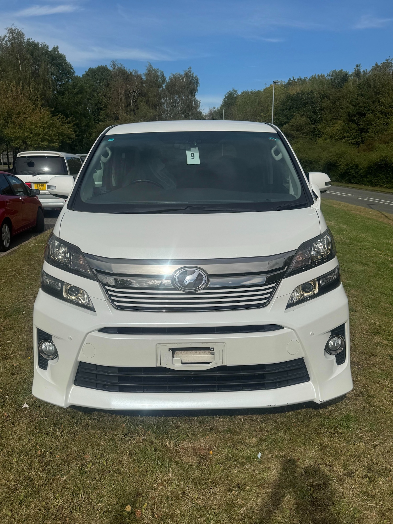Used Toyota Vellfire 2014 for sale - 75712185: Photo 2
