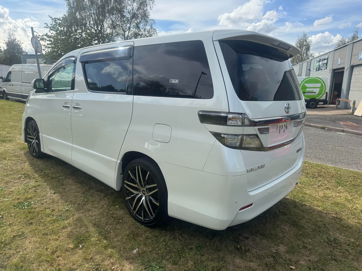 Used Toyota Vellfire 2014 for sale - 75712185: Photo 34