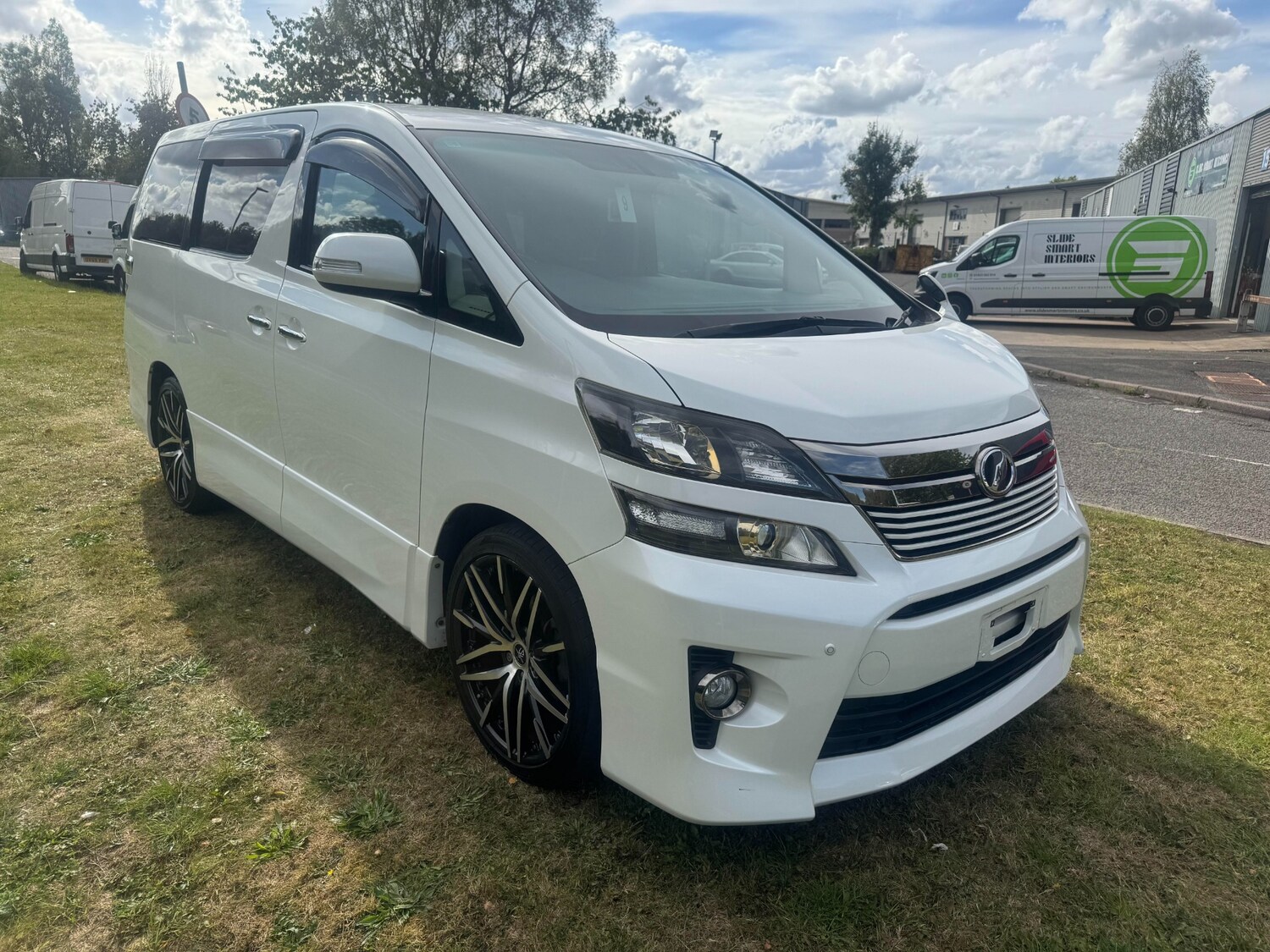Used Toyota Vellfire 2014 for sale - 75712185: Photo 36