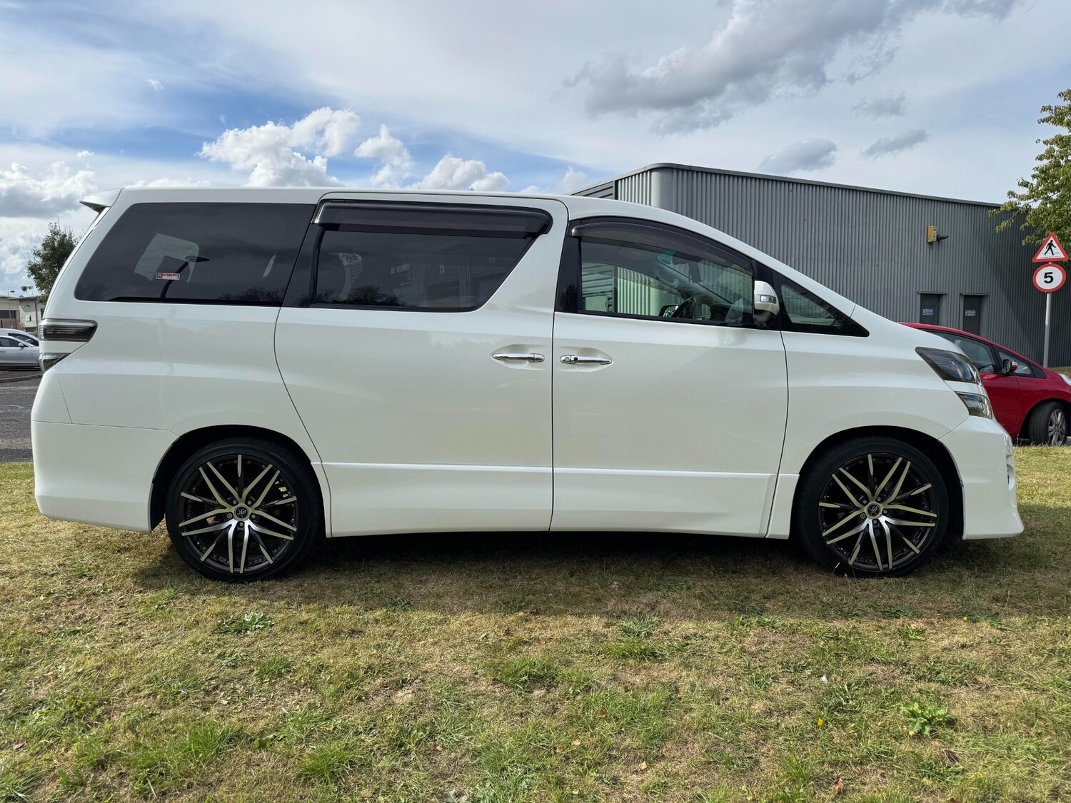 Used Toyota Vellfire 2014 for sale - 75712185: Photo 38