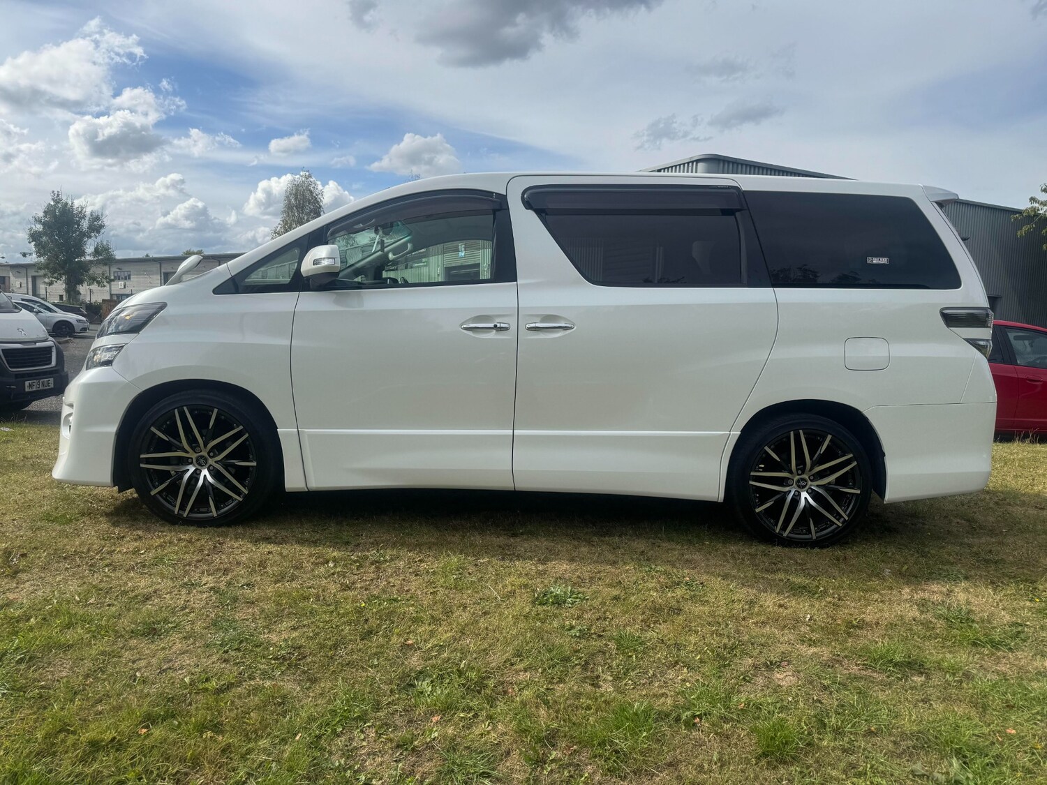 Used Toyota Vellfire 2014 for sale - 75712185: Photo 39