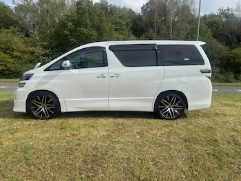 Used Toyota Vellfire 2014 for sale - 75712185: Photo