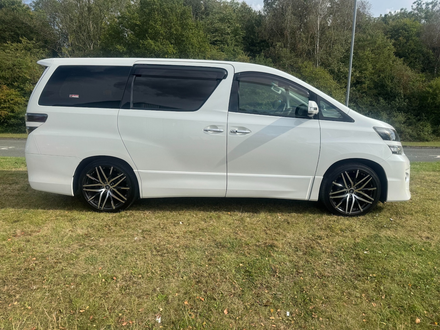 Used Toyota Vellfire 2014 for sale - 75712185: Photo 5