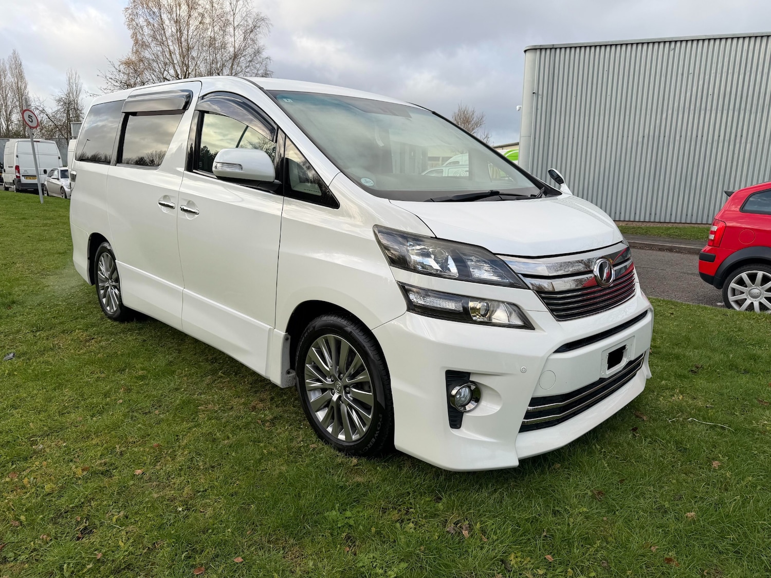 Used Toyota Vellfire 2025 for sale - 76766889: Photo 1