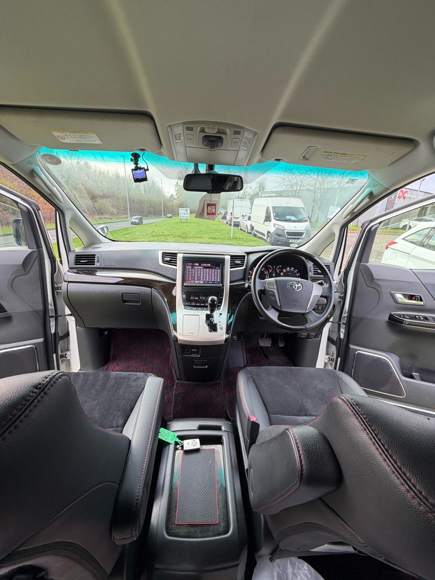 Used Toyota Vellfire 2025 for sale - 76766889: Photo 11