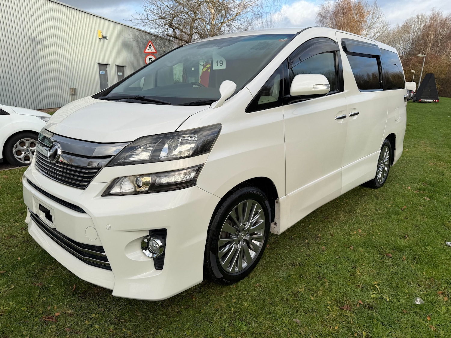 Used Toyota Vellfire 2025 for sale - 76766889: Photo 3