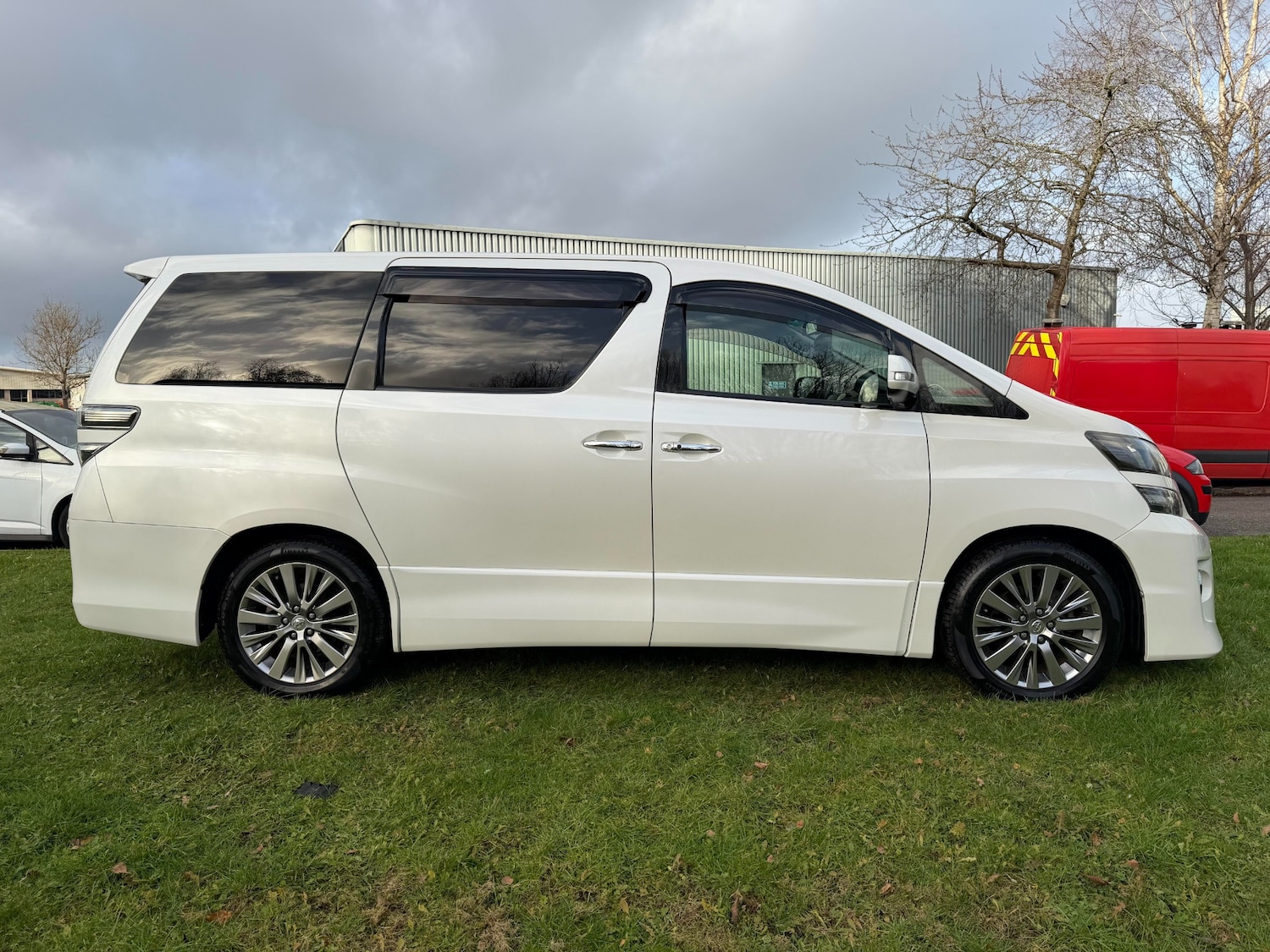 Used Toyota Vellfire 2025 for sale - 76766889: Photo 5