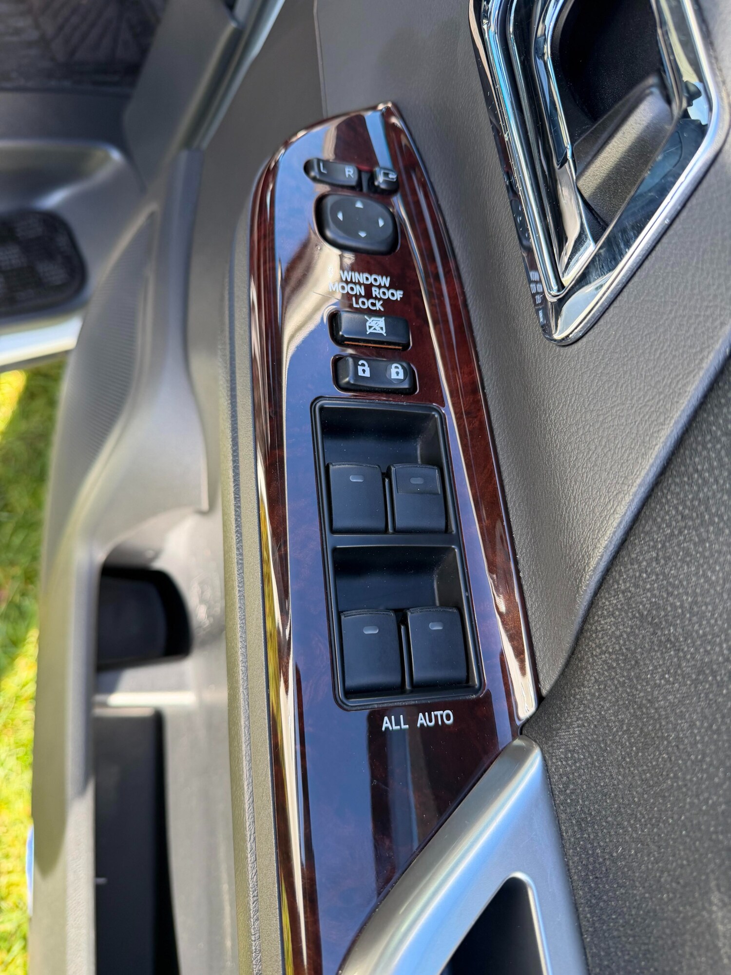 Used Toyota Vellfire 2012 for sale - 77569746: Photo 19