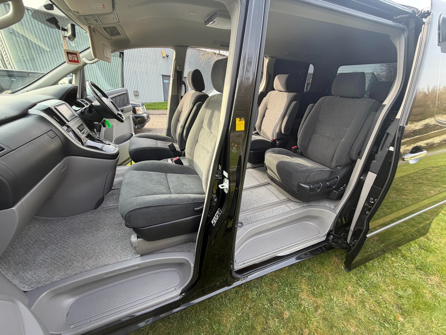 Used Toyota Alphard 2006 for sale - 78014943: Photo 11