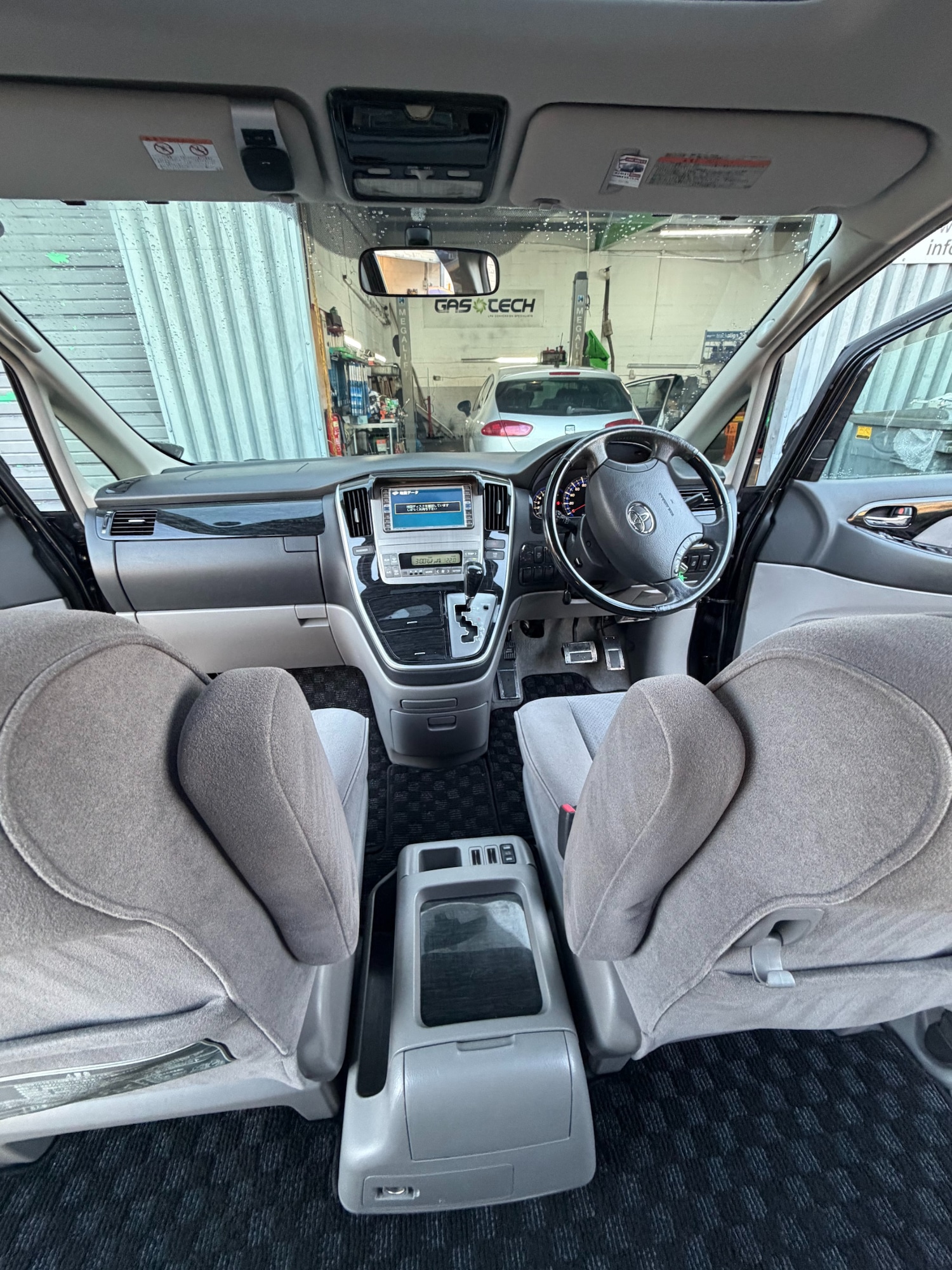 Used Toyota Alphard 2006 for sale - 77103901: Photo 11
