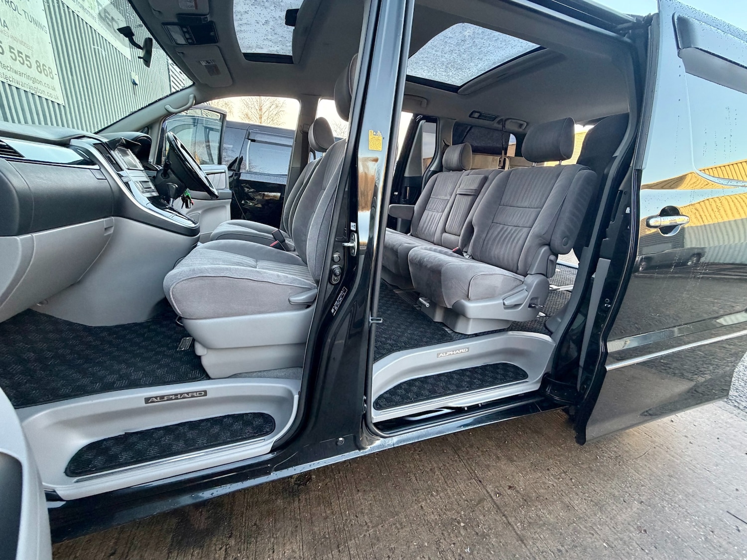 Used Toyota Alphard 2006 for sale - 77103901: Photo 24