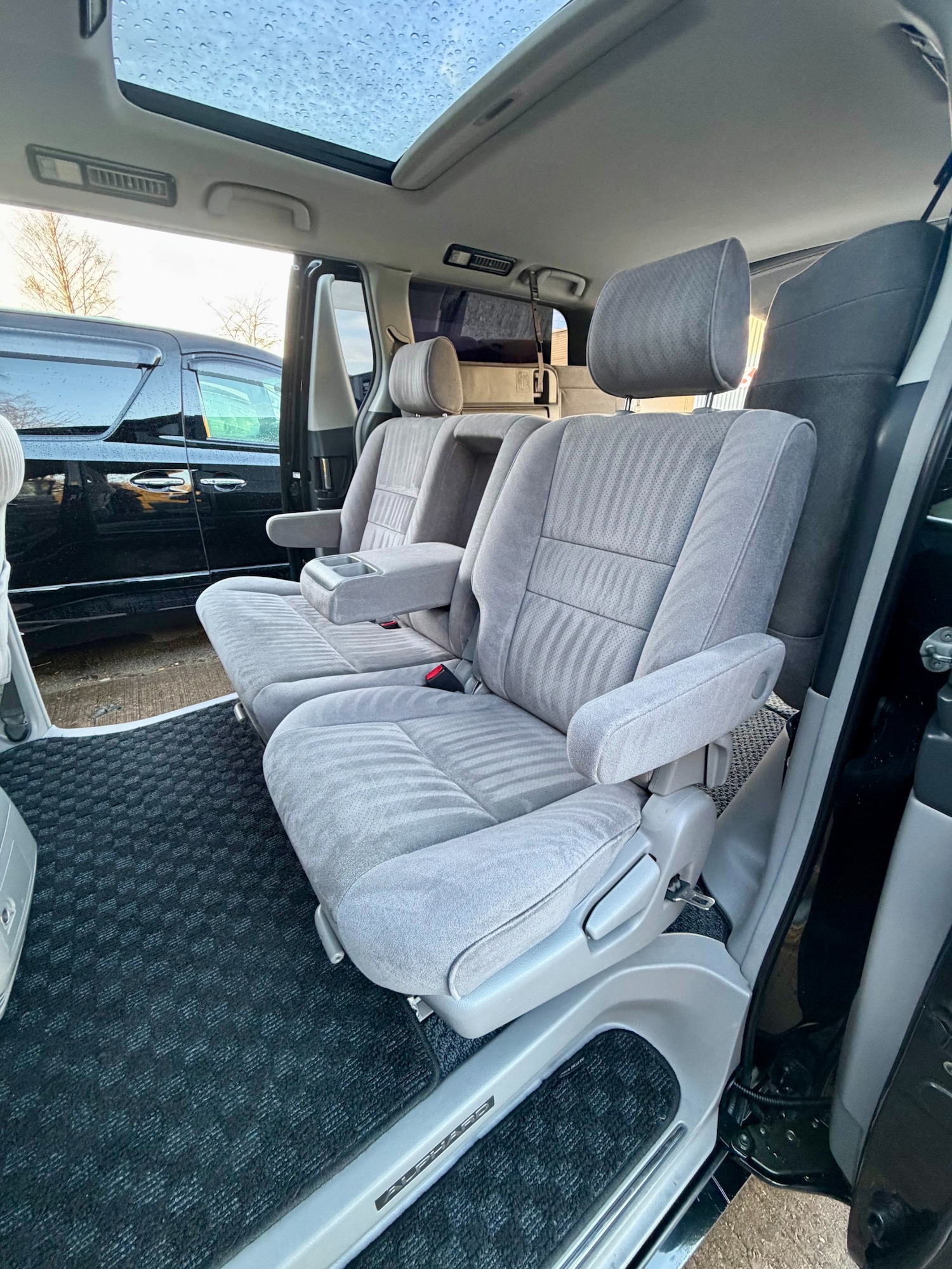 Used Toyota Alphard 2006 for sale - 77103901: Photo 26