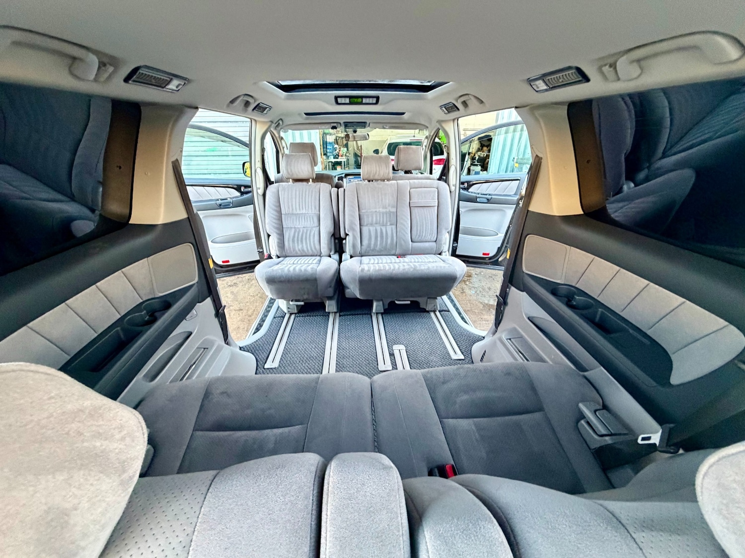 Used Toyota Alphard 2006 for sale - 77103901: Photo 29