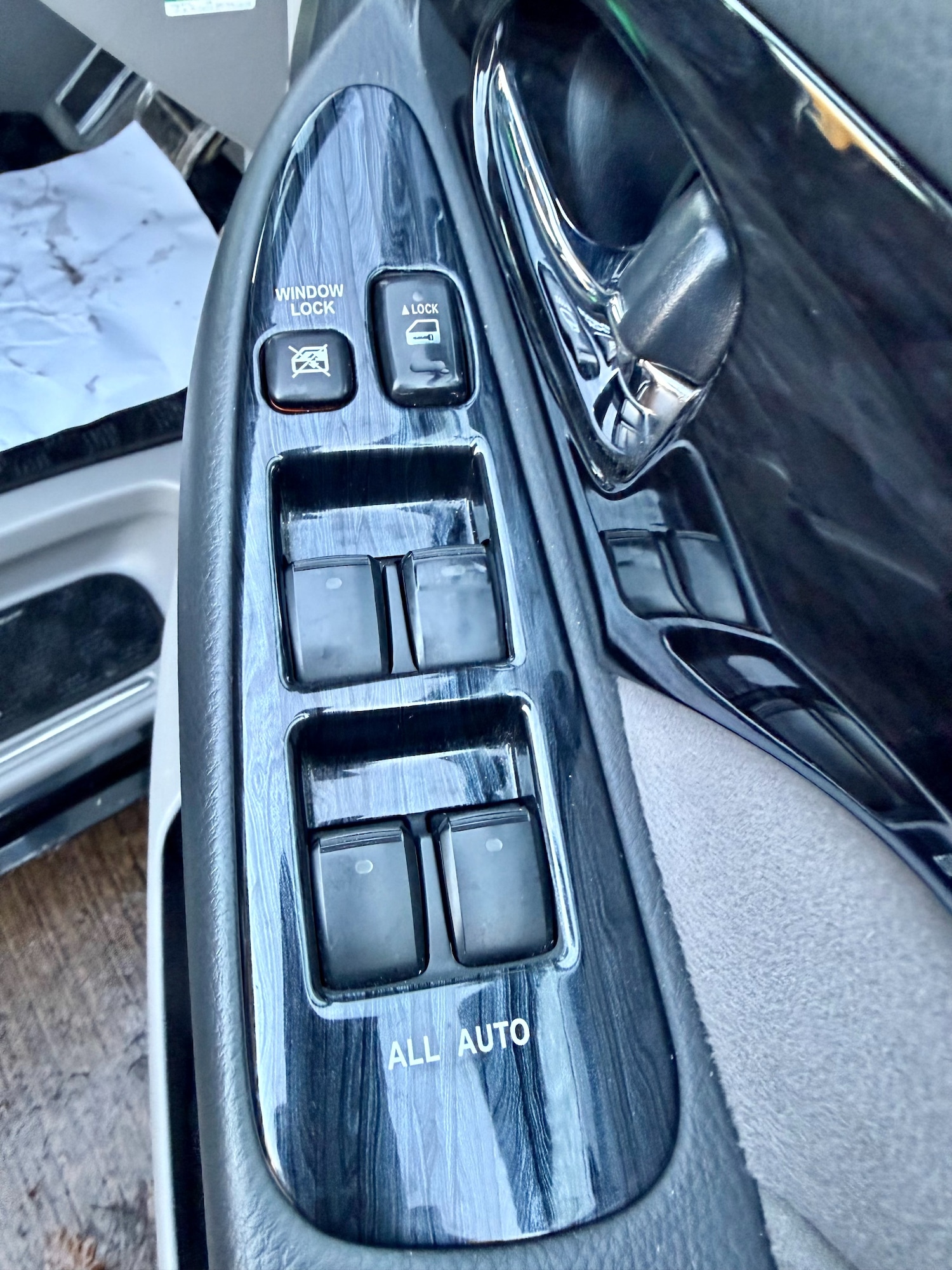 Used Toyota Alphard 2006 for sale - 77103901: Photo 32