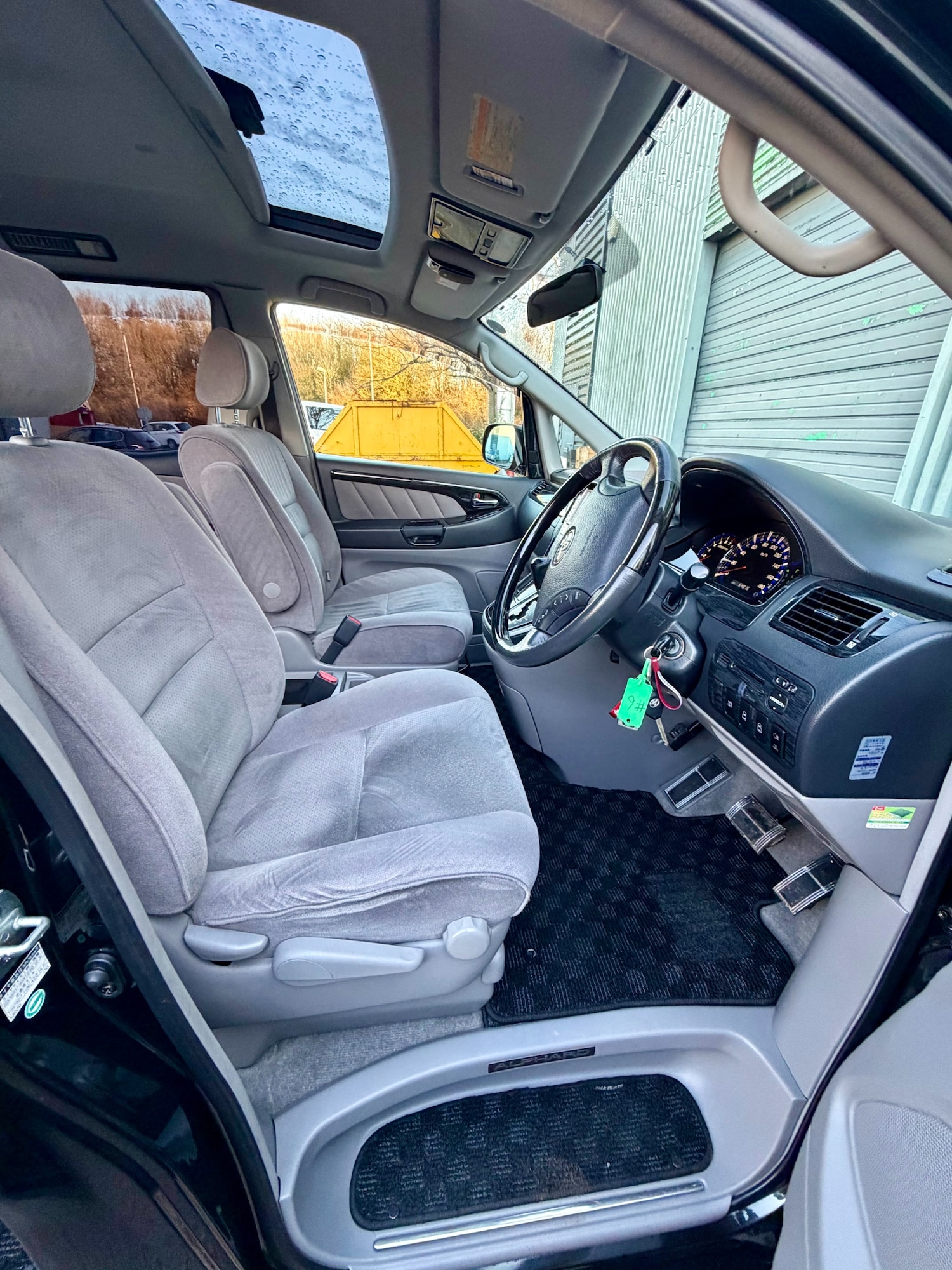 Used Toyota Alphard 2006 for sale - 77103901: Photo 9