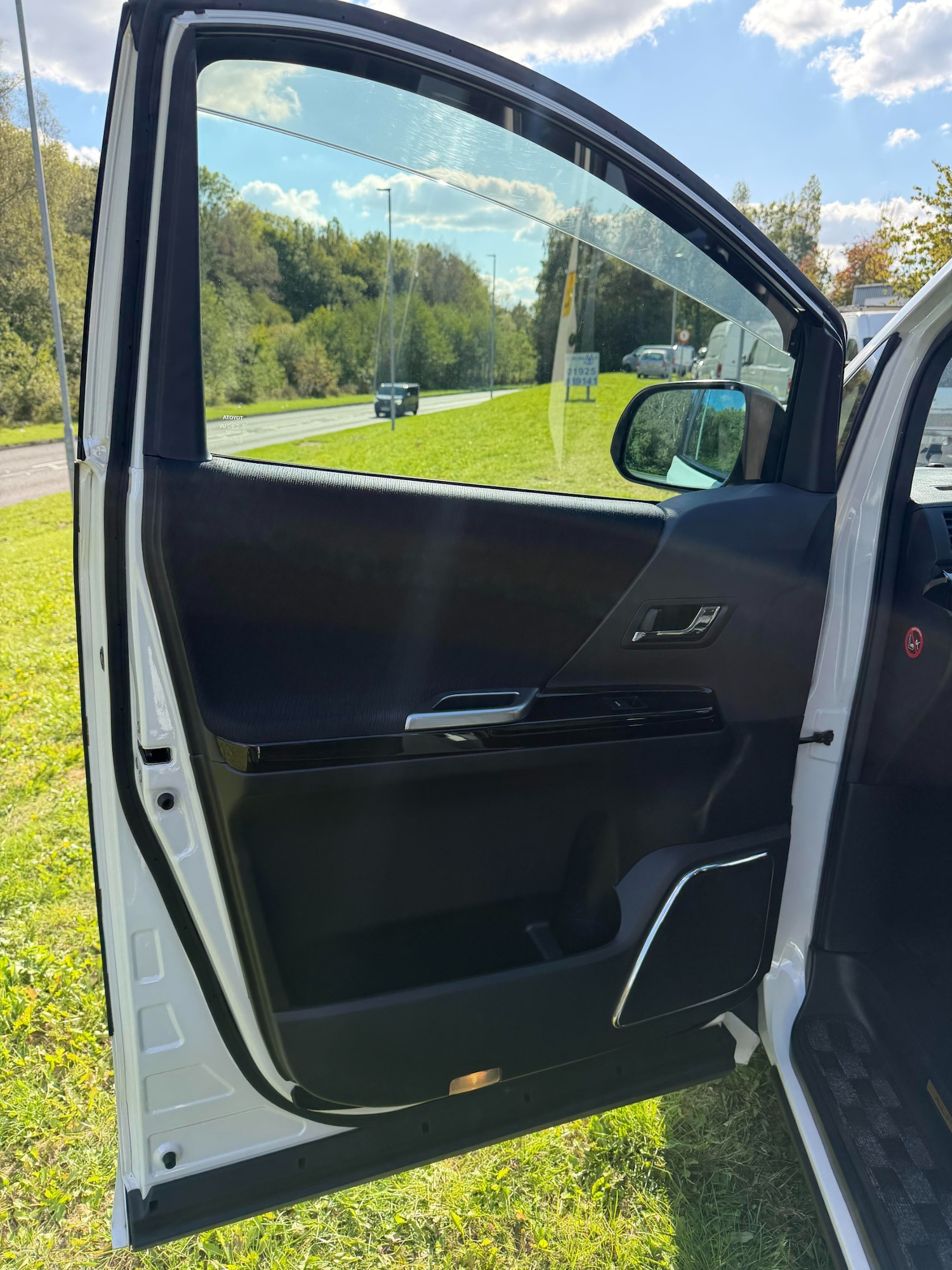 Used Toyota Alphard 2011 for sale - 76066820: Photo 17