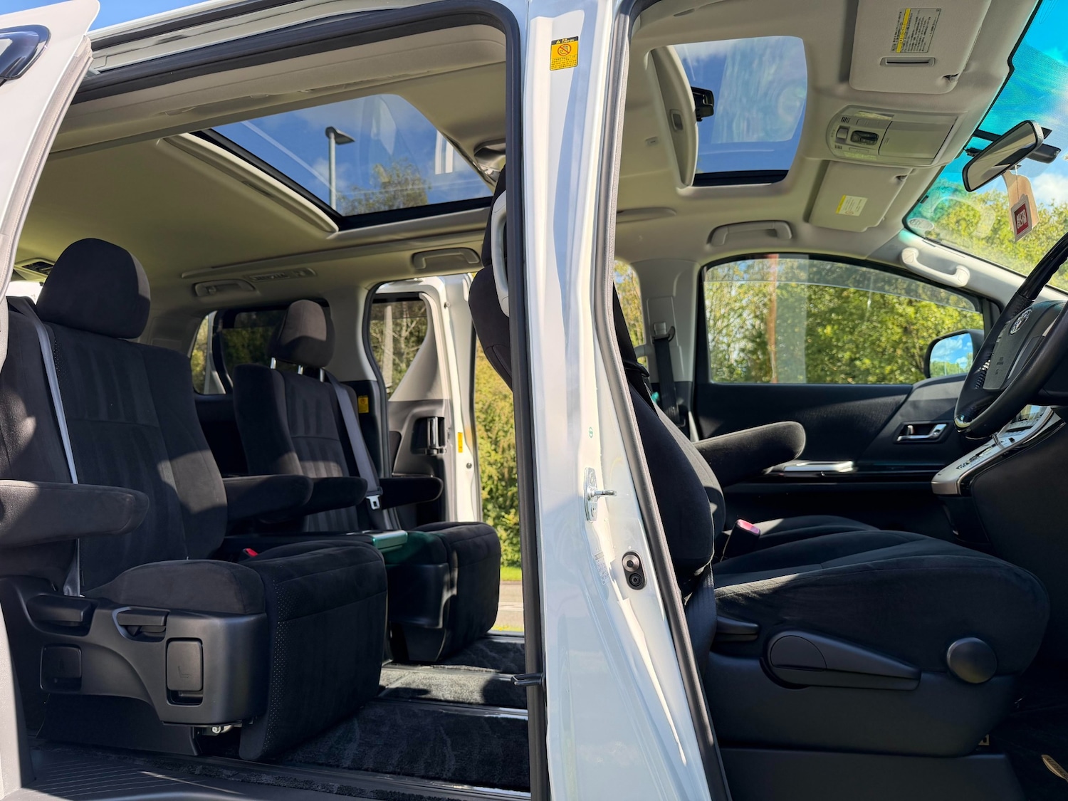 Used Toyota Alphard 2011 for sale - 76066820: Photo 19