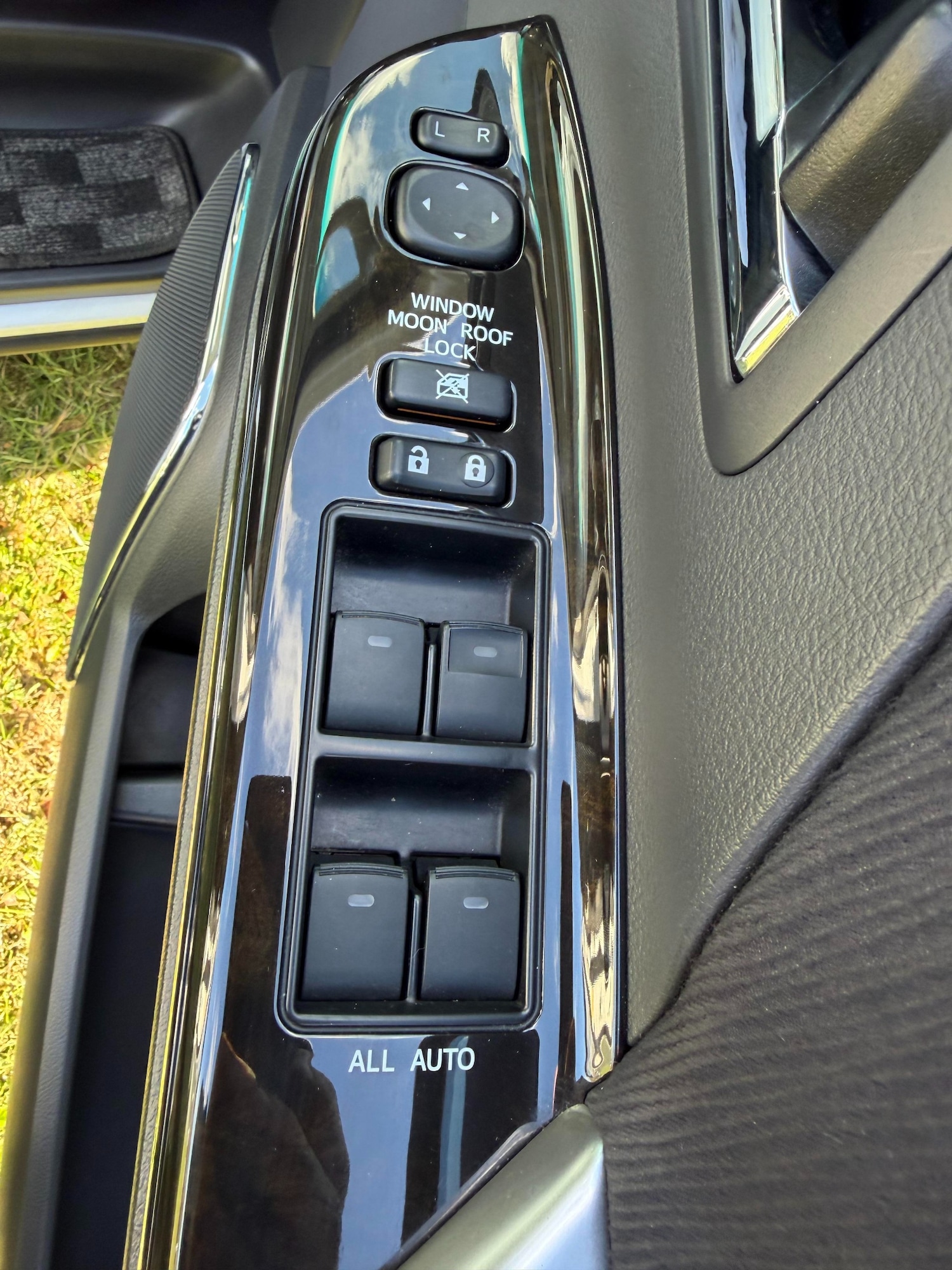 Used Toyota Alphard 2011 for sale - 76066820: Photo 21