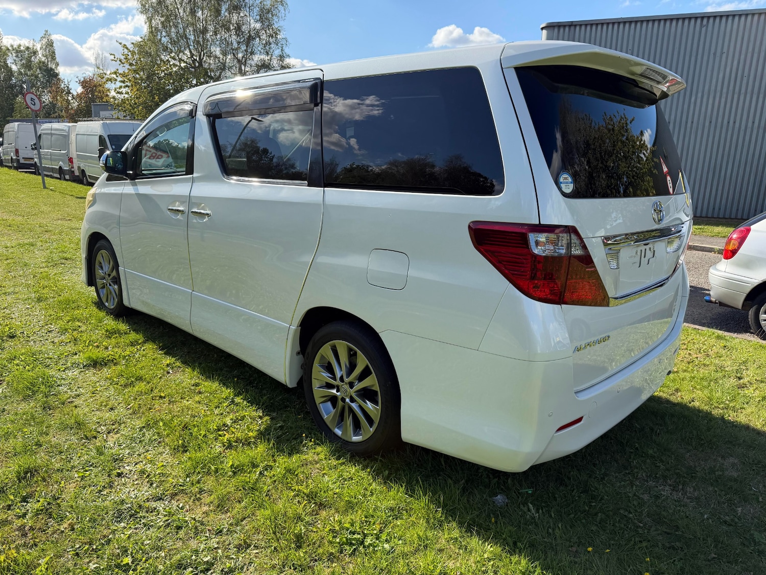 Used Toyota Alphard 2011 for sale - 76066820: Photo 34