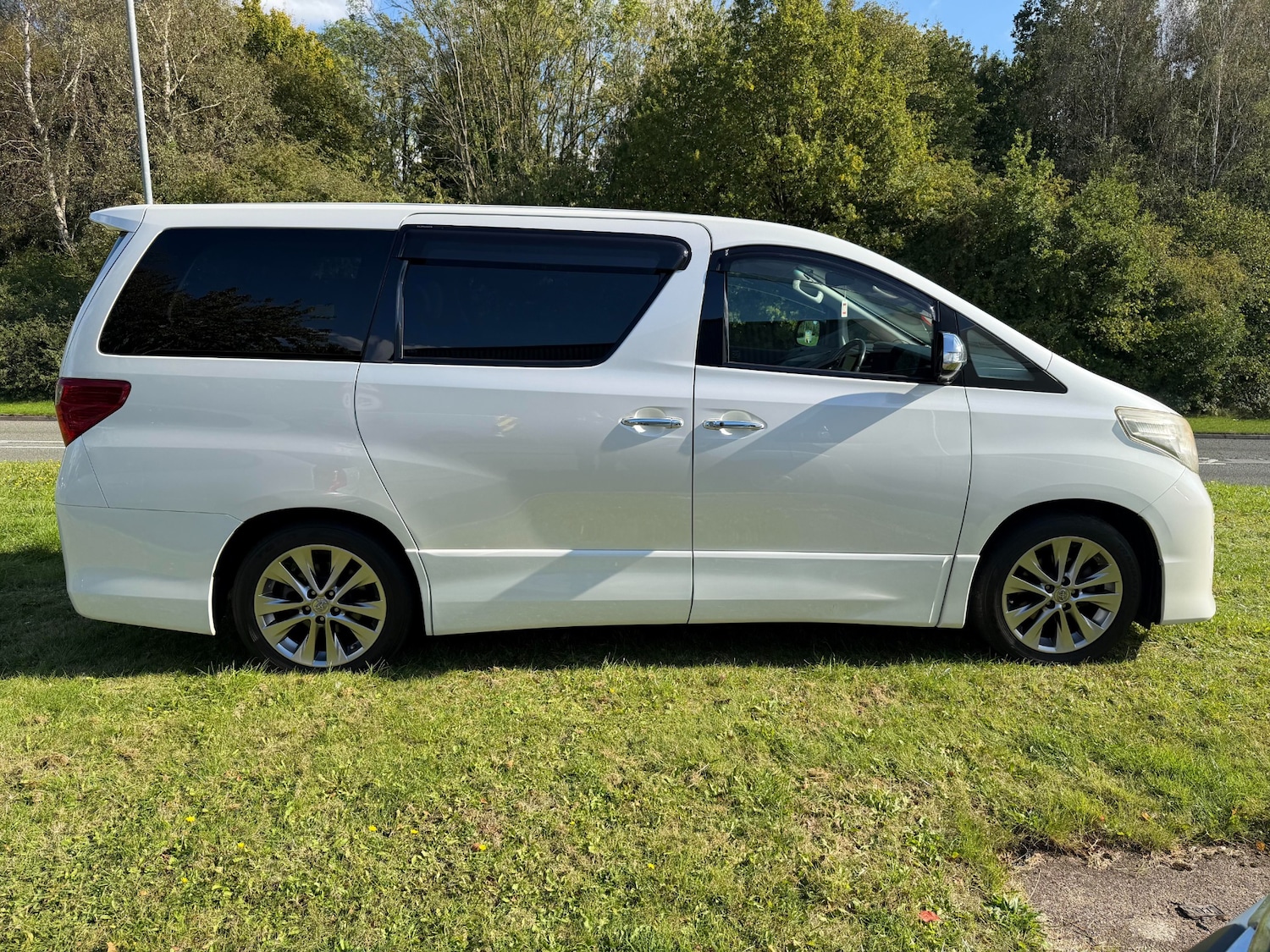 Used Toyota Alphard 2011 for sale - 76066820: Photo 5