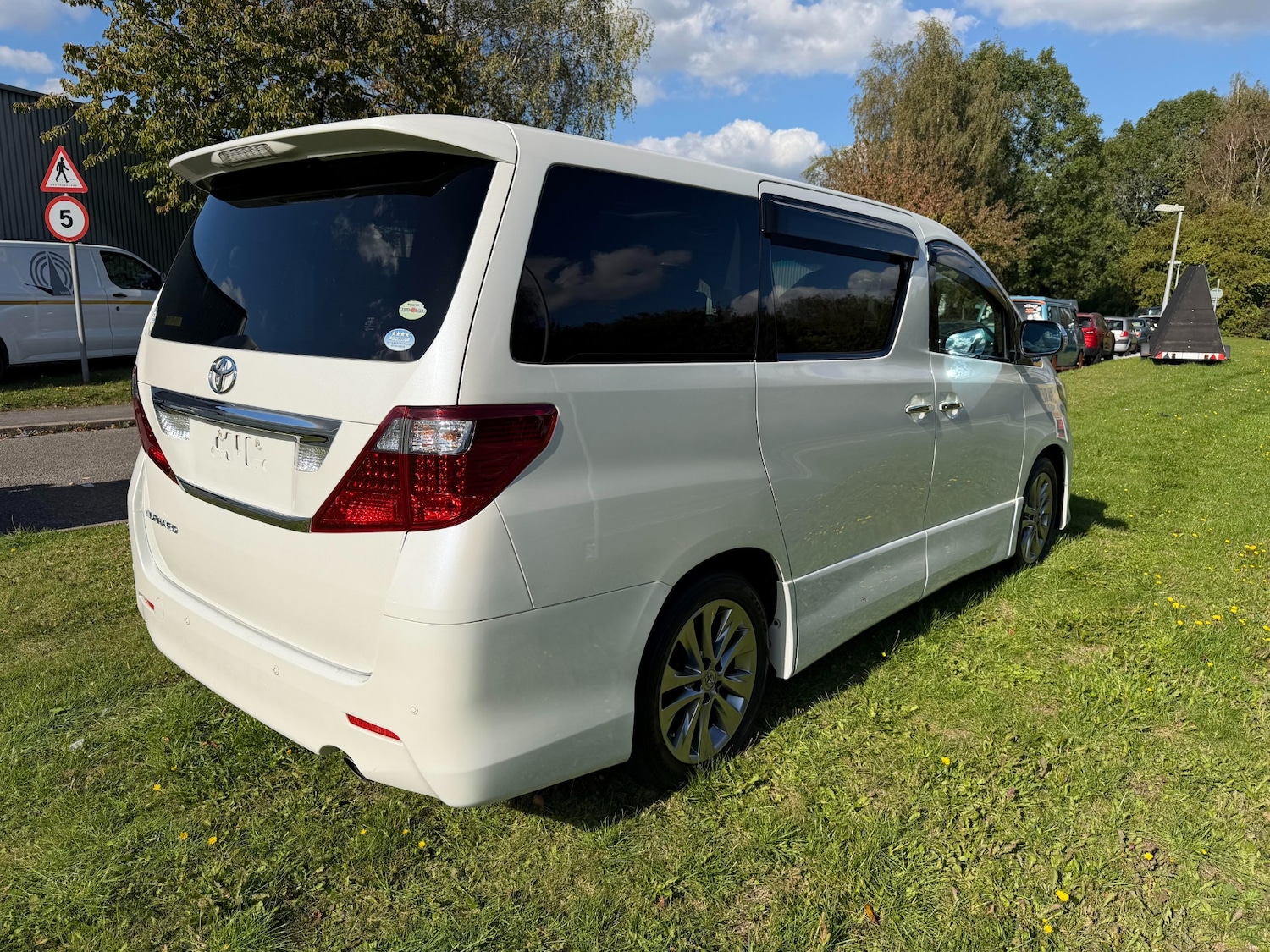 Used Toyota Alphard 2011 for sale - 76066820: Photo 8