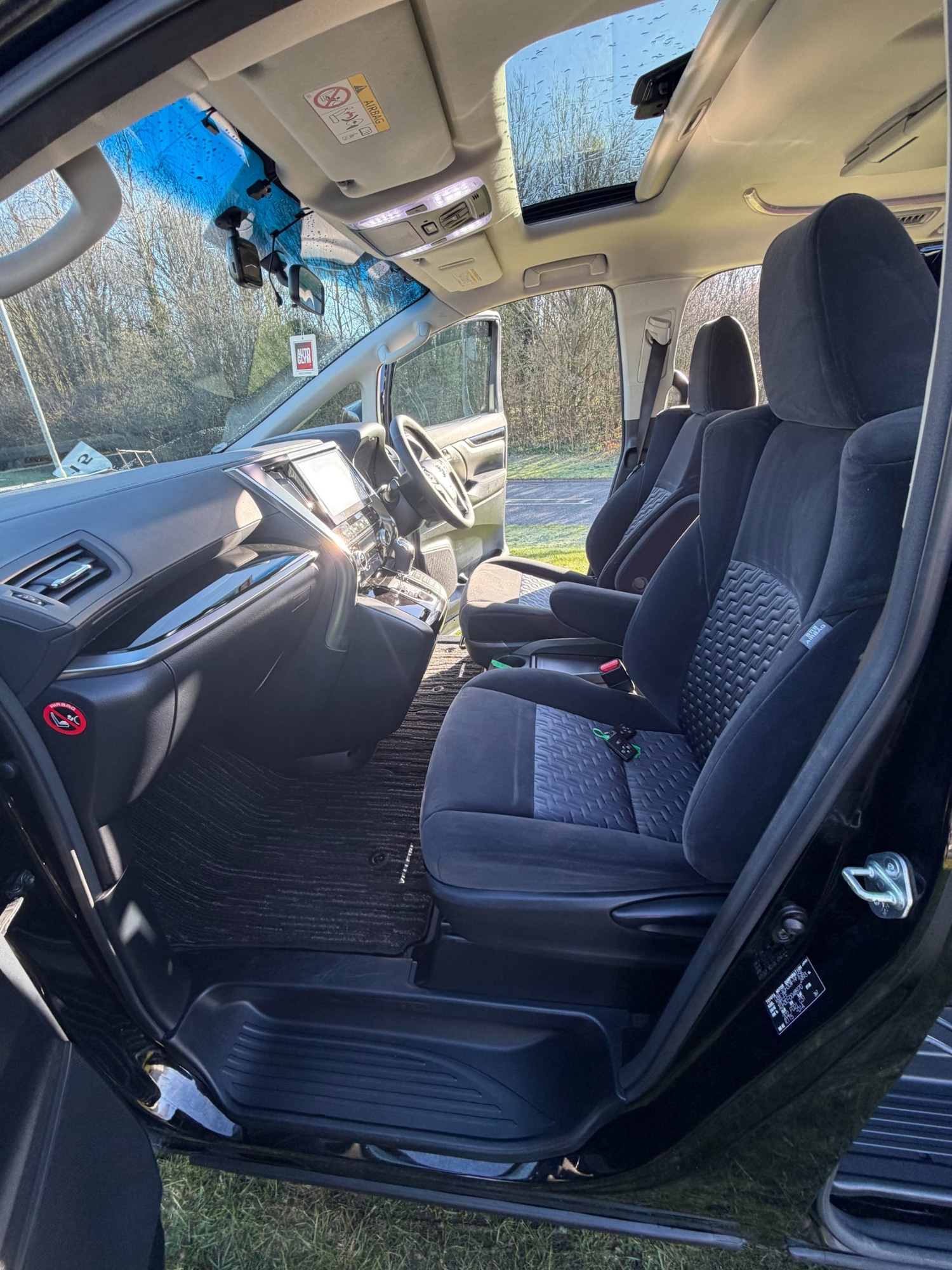 Used Toyota Vellfire 2015 for sale - 77556087: Photo 10