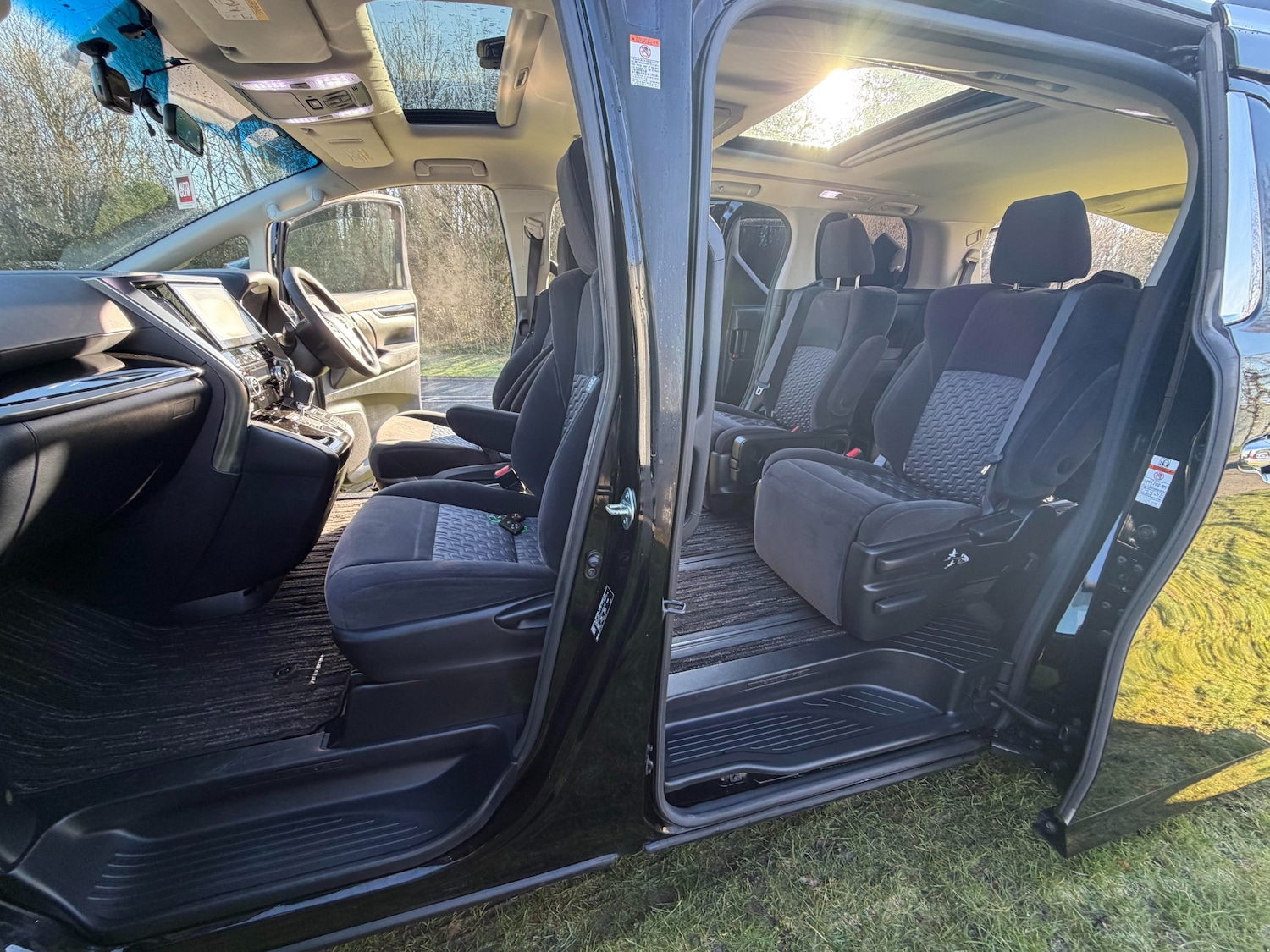 Used Toyota Vellfire 2015 for sale - 77556087: Photo 11