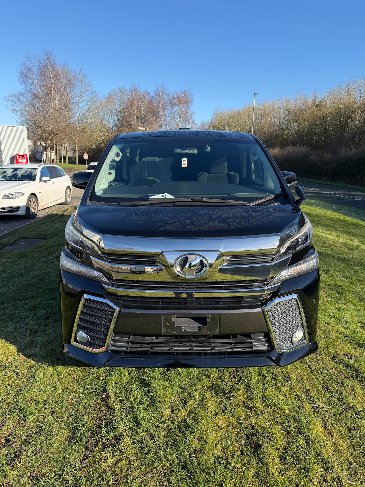 Used Toyota Vellfire 2015 for sale - 77556087: Photo 2